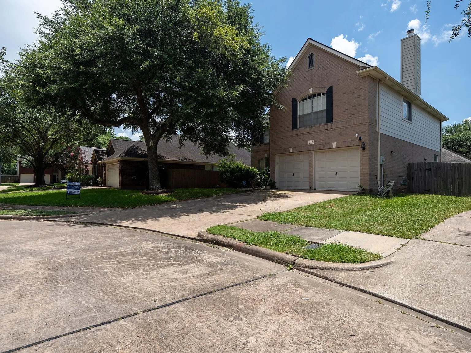 3 bed, 2.5 bath, 2281 sqft, $2,500 — Photo 1