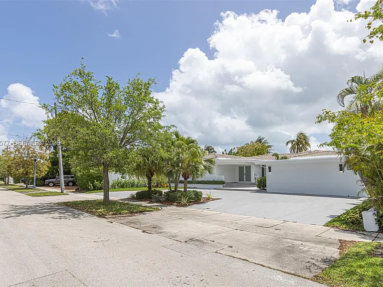 1690 Daytonia Rd — Photo 84