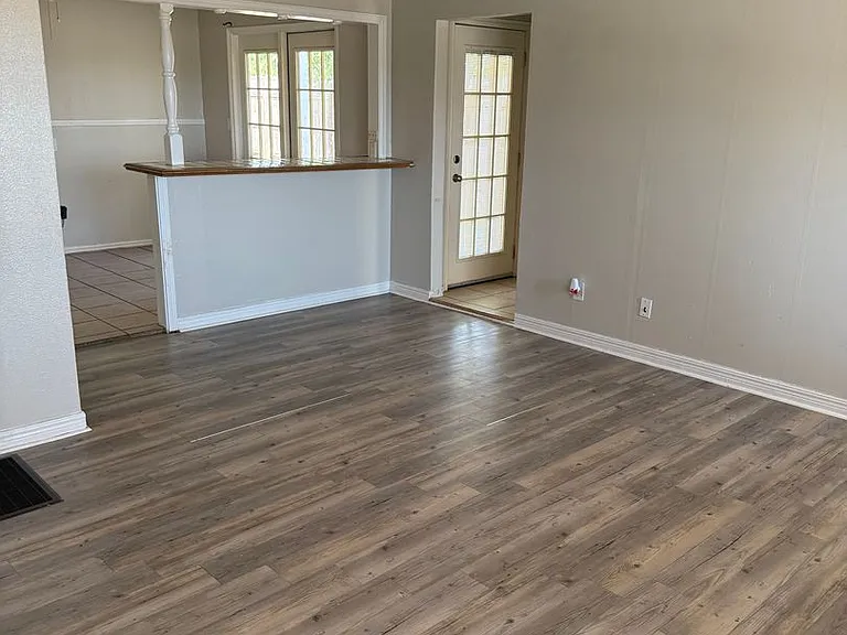 1615 Woodruff Ln — Photo 5