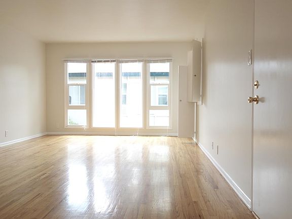 2nd image of 440 Mission St APT D2