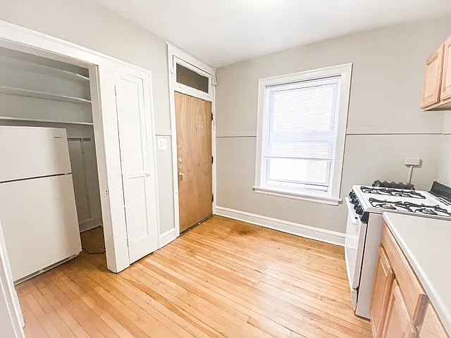 3822 N Janssen Ave #3W — Photo 5