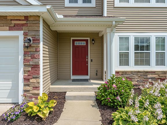 3rd image of 59363 Ravenna Dr