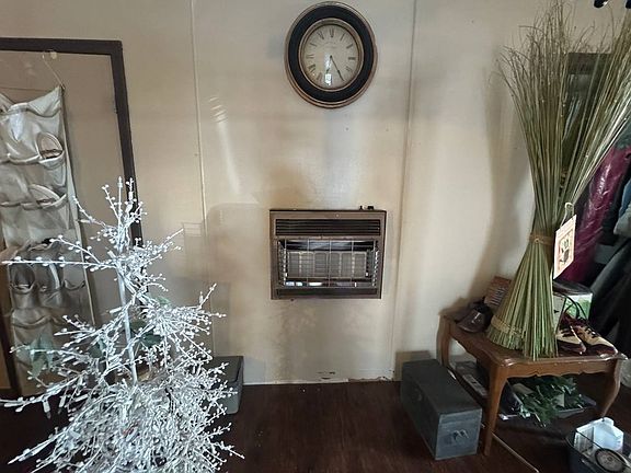 2nd image of 68 Edwards St