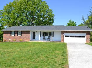 2215 Cochran Rd, Maryville, TN 37803