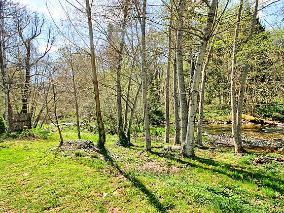 3rd image of 3356 Little Applegate Rd