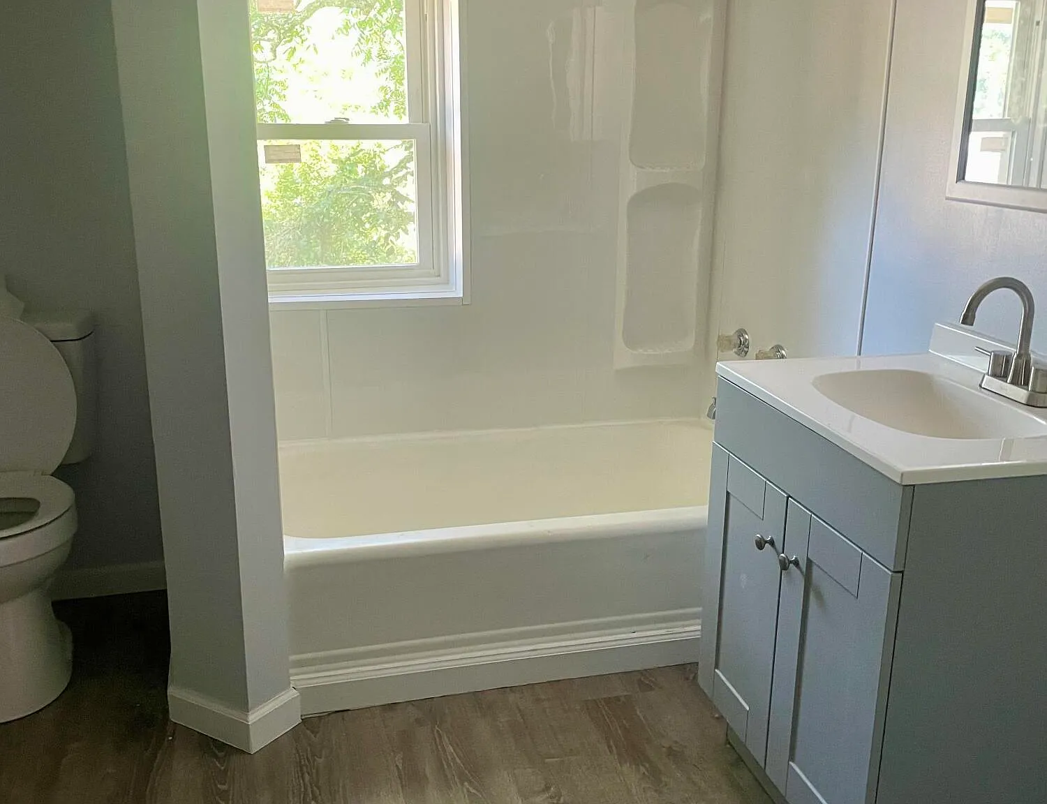 3 bed, 1.0 bath, $1,100 — Photo 4