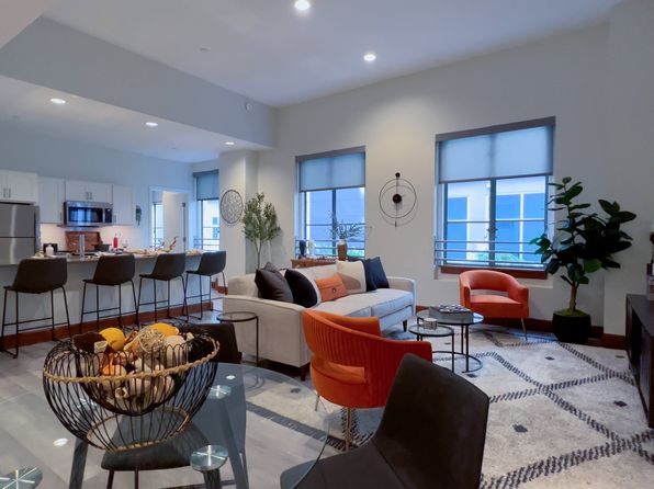110 W Ocean Blvd #801