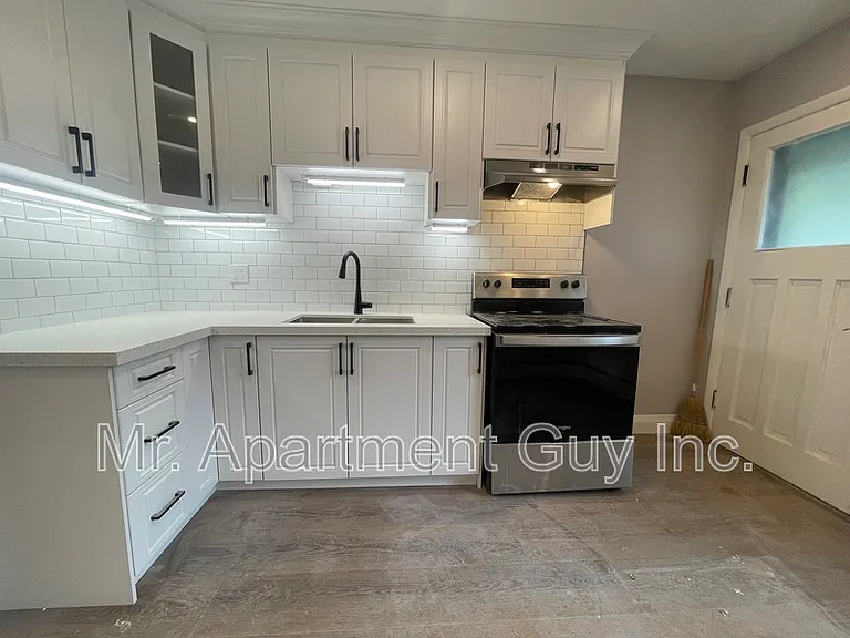 1148 Queens Blvd #3 — Photo 2