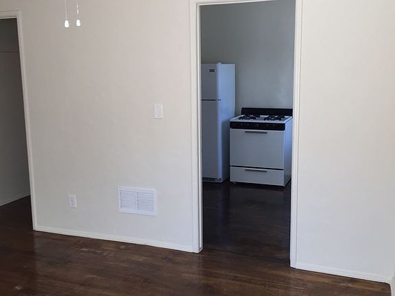 3rd image of 2541 1st Ave