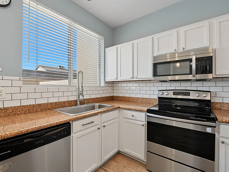 1886 E Don Carlos Ave #139 — Photo 14