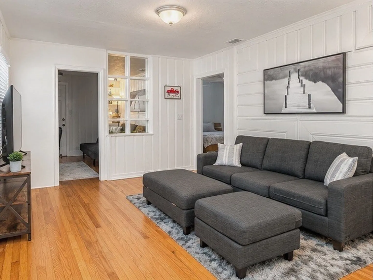 1309 E Harding St — Photo 2