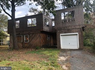 7116 Wilson Ln, Bethesda, MD 20817