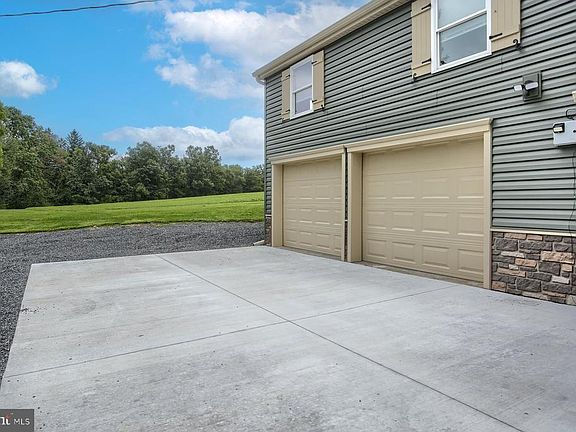 3rd image of 14 Burd Rd