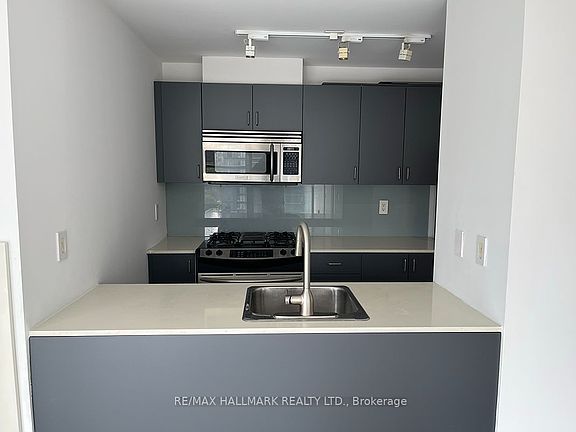 4th image of 281 Mutual St #803