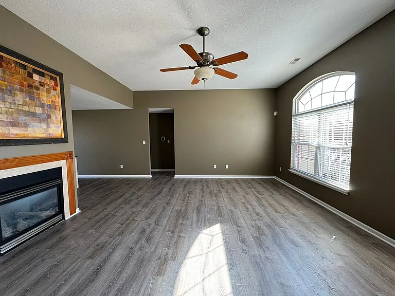 2603 Oakfield Dr — Photo 7