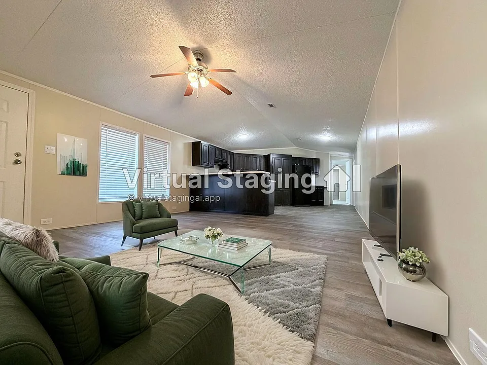 709 N Collins Fwy #104