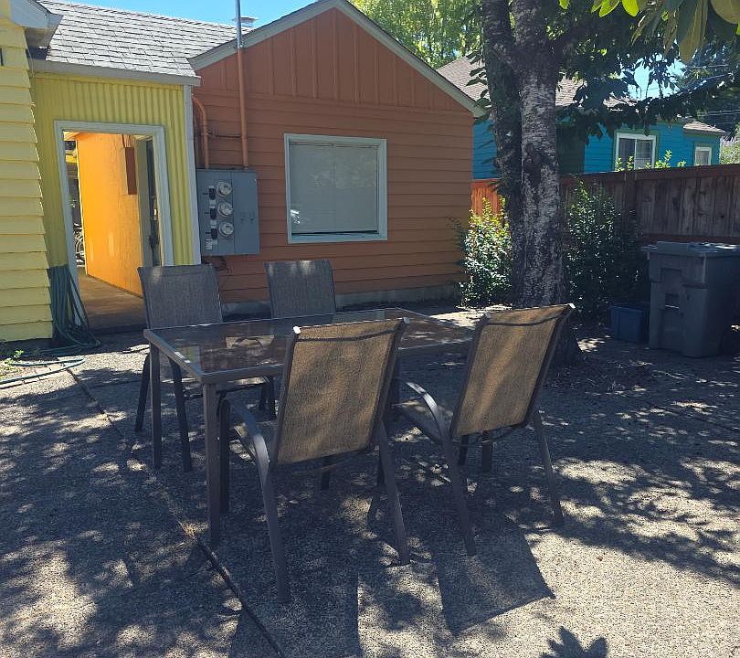 1st image of 1021 SW 10th St #103