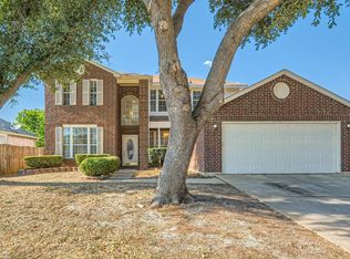 811 Blossomwood Dr, Arlington, TX 76017