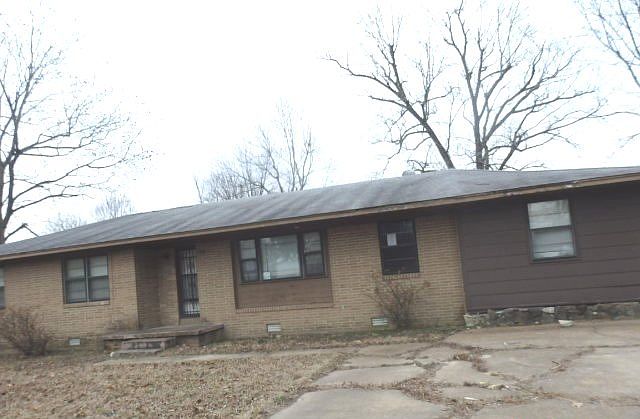 1st image of 500 E 2nd St
