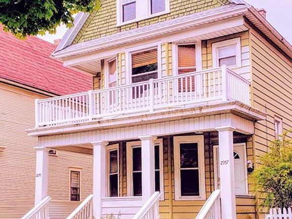 5th image of 2955 N Farwell Ave