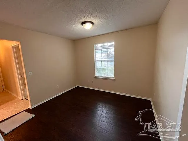 5563 Chantilly Cir — Photo 8