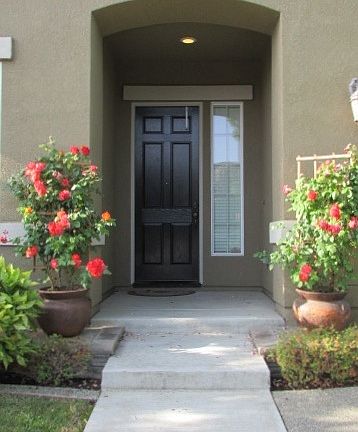 3rd image of 1332 Earlham Ln