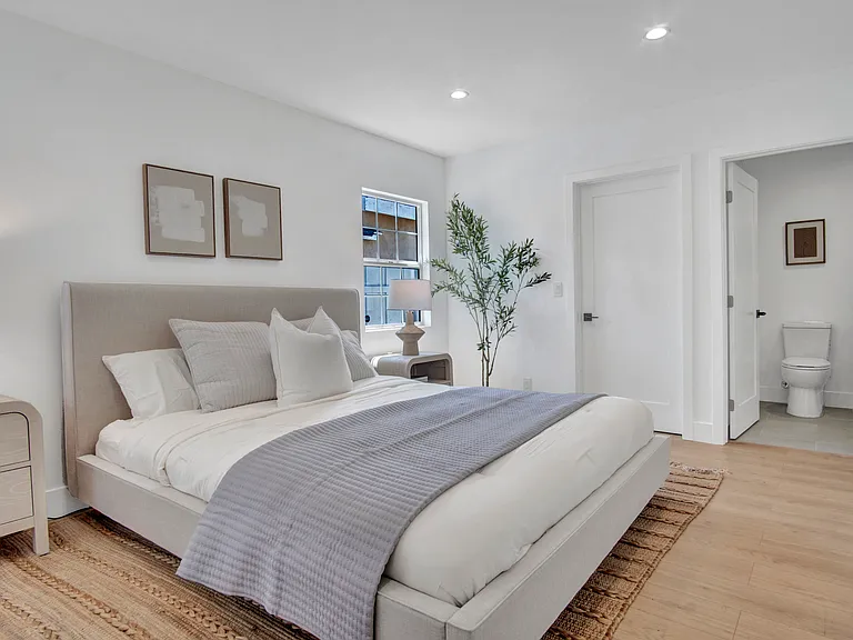 18406 Jovan St — Photo 18