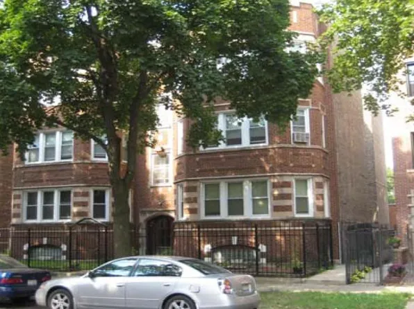 7816 S Phillips Ave, Chicago, IL 60649