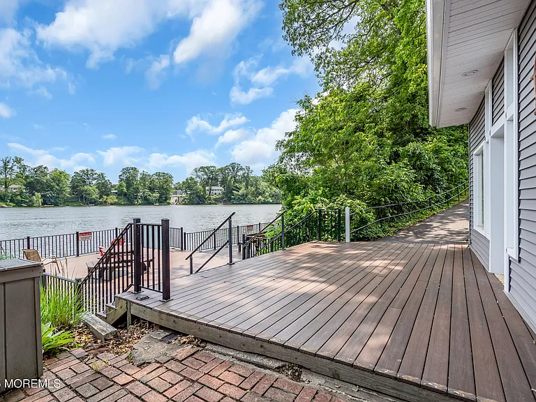 34 Lexington Ct — Photo 32