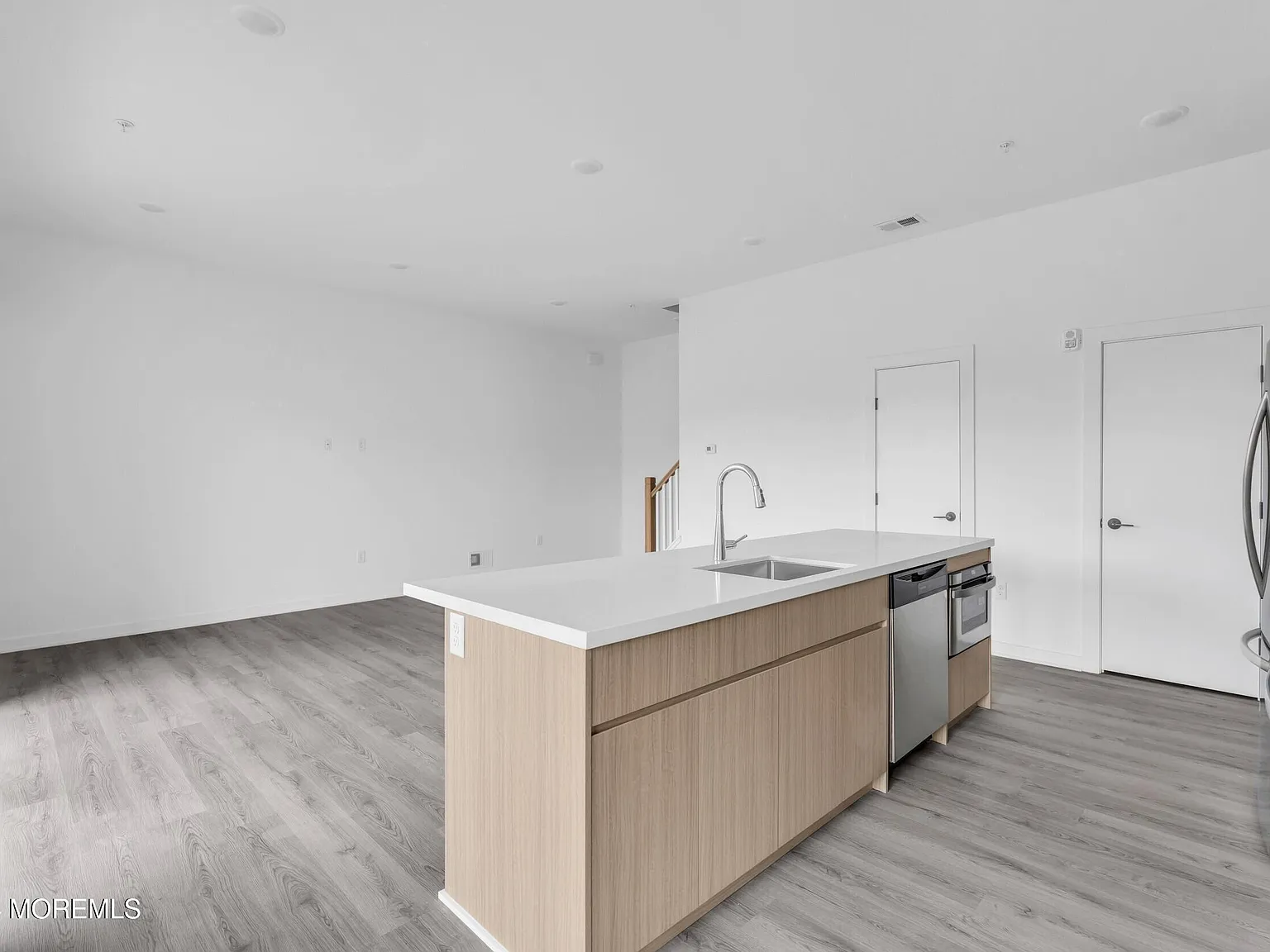 2 bed, 2.5 bath, 1259 sqft, $3,700 — Photo 2