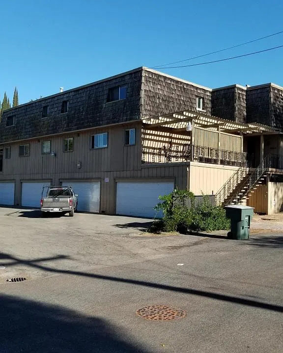 2004 Grange Ave