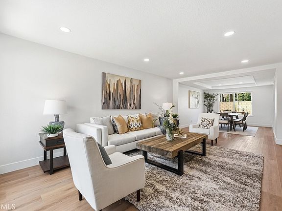 4th image of 5781 Park West Cir