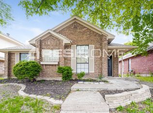 931 Newport Dr, Mesquite, TX 75149