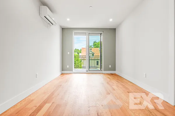 Rented by EXR | media 7