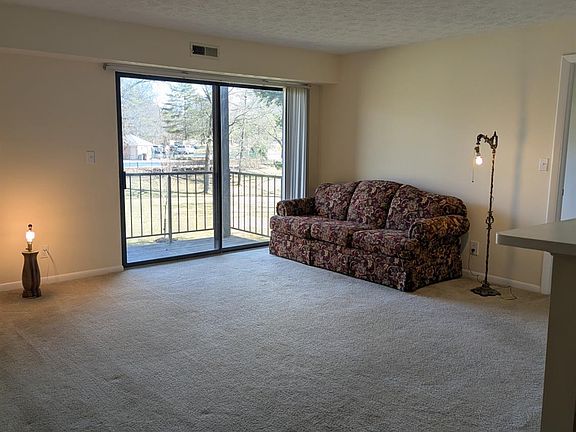 5th image of 5985-8 Meadowcreek Dr #5985-08