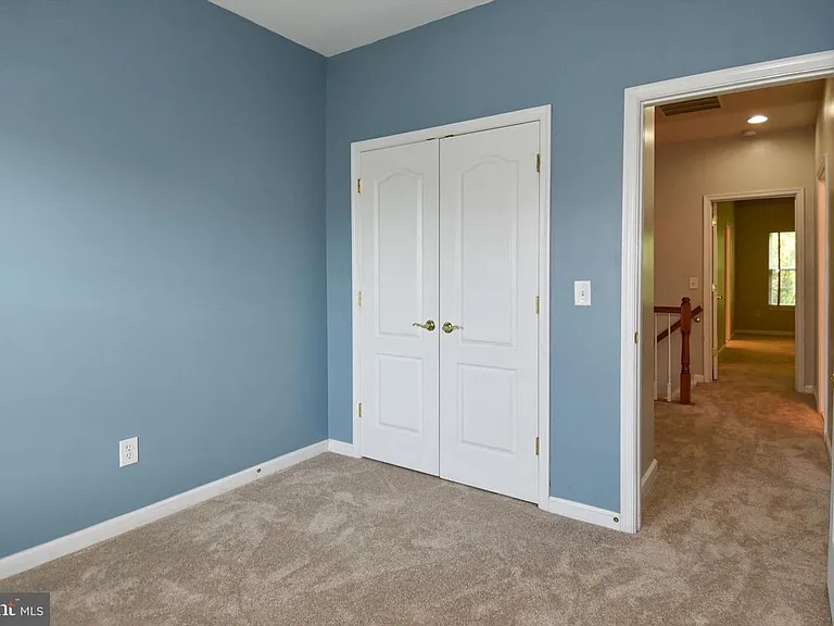 7810 Locust Leaf Ln — Photo 37