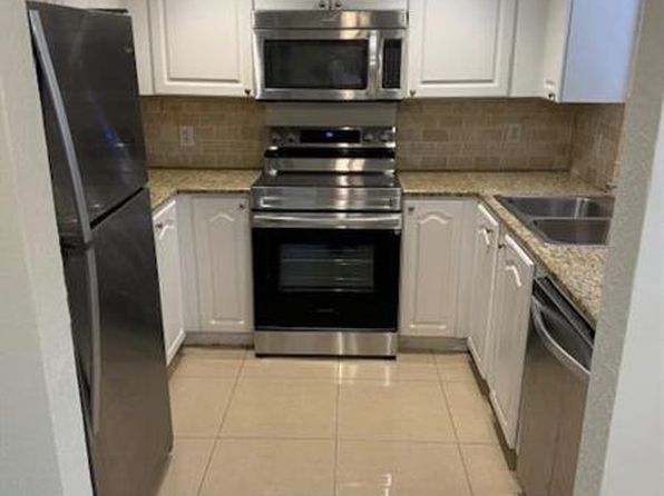 10290 N Military Trl APT 4A