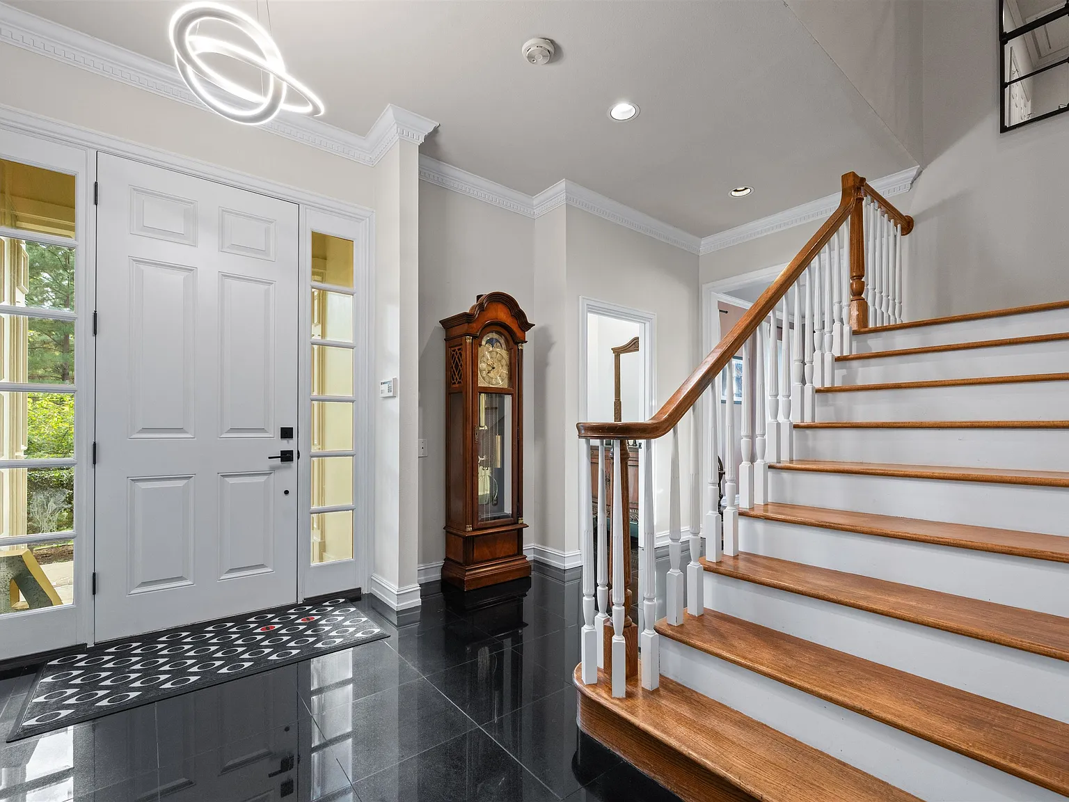 4 bed, 3.5 bath, 3644 sqft, $2,000 — Photo 3