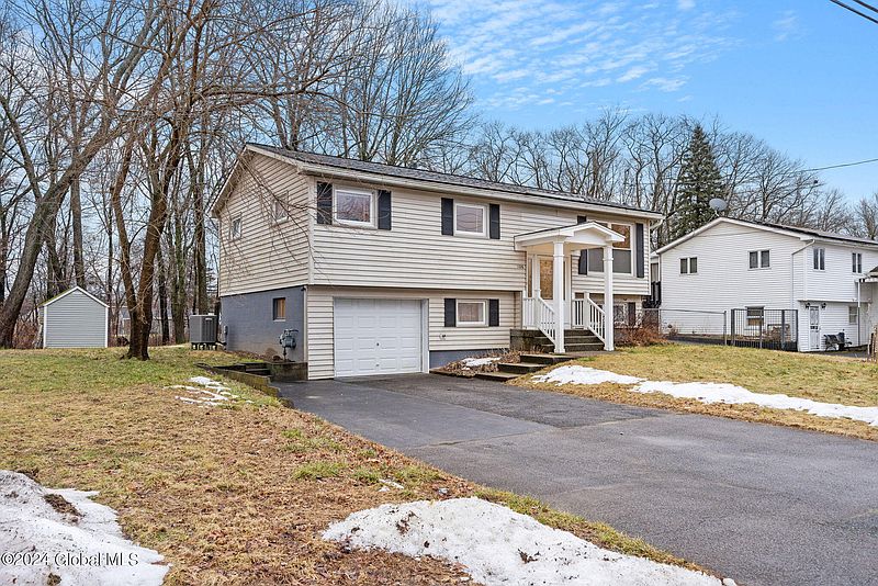 3rd image of 106 Rapple Dr Drive