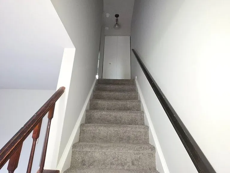 1090 Williamsburg Rd — Photo 8