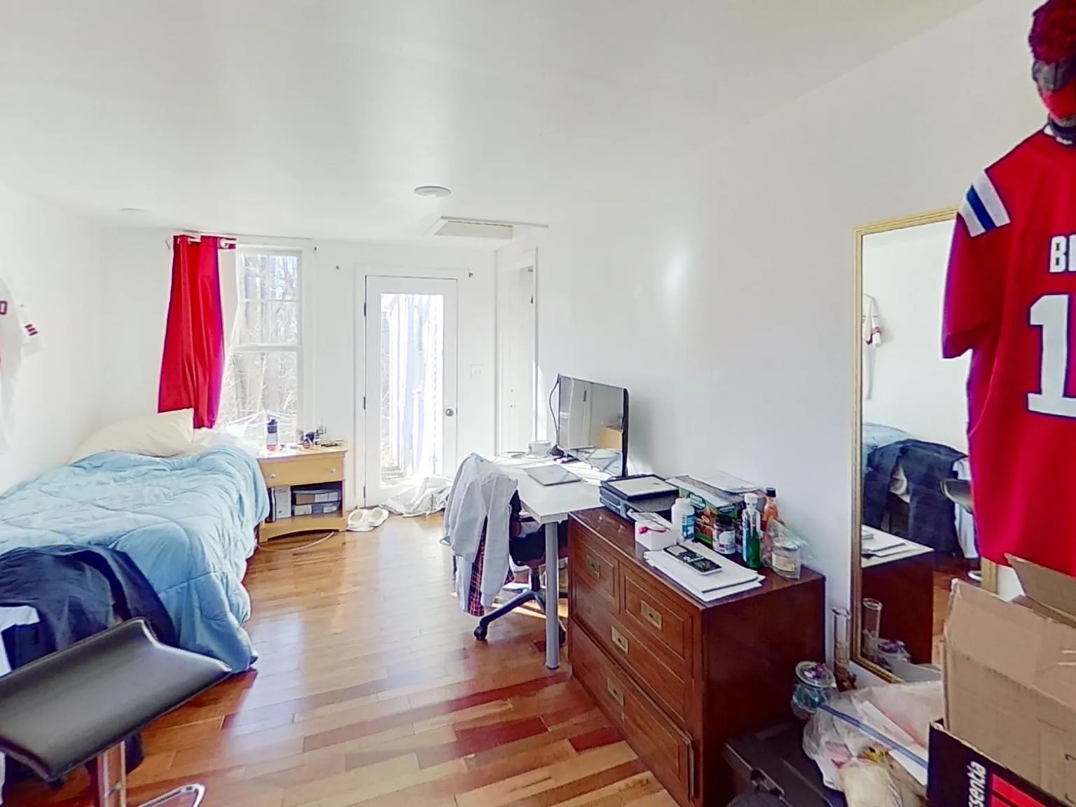4 bed, 1.5 bath, $2,800 — Photo 4