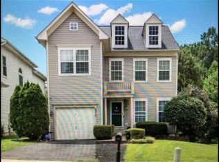 9215 Greenshire Dr, Manassas Park, VA 20111