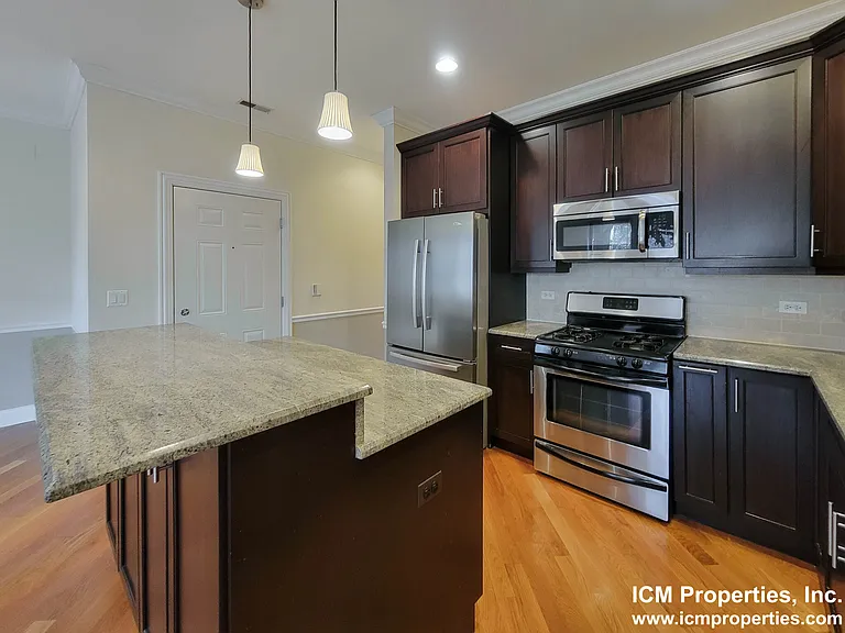 3241 N Kenmore Ave #3 — Photo 12