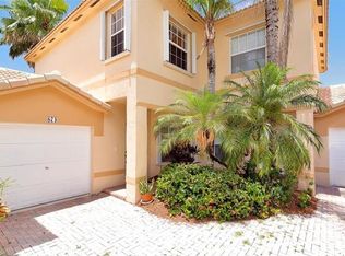 874 NW 170th Ter, Pembroke Pines, FL 33028