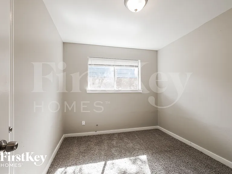 4610 Anice St — Photo 11