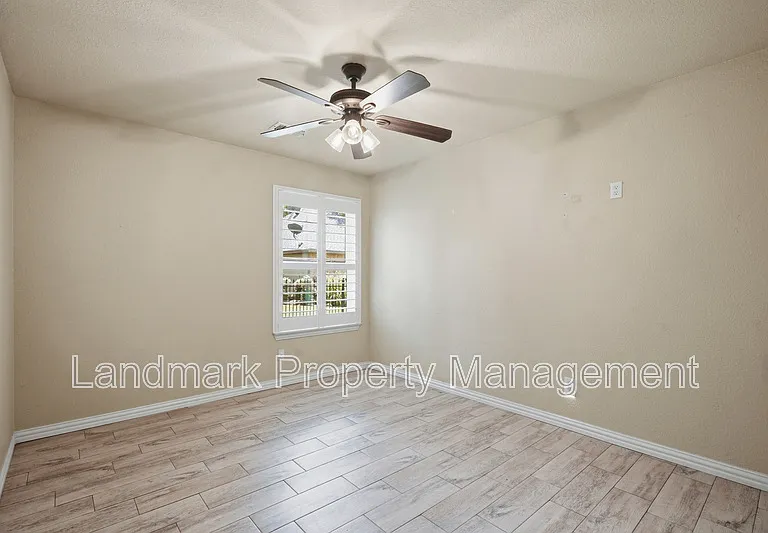 900 Muirfield Dr — Photo 17
