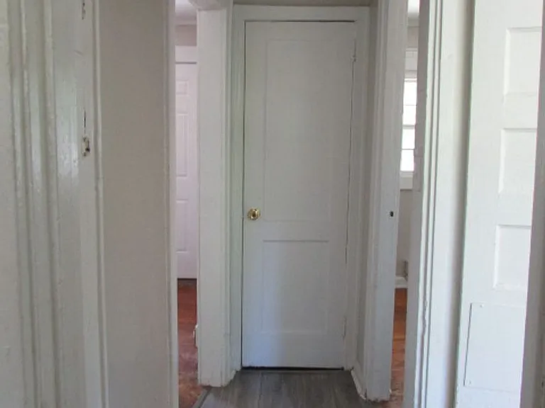 223 Highland Ave — Photo 9