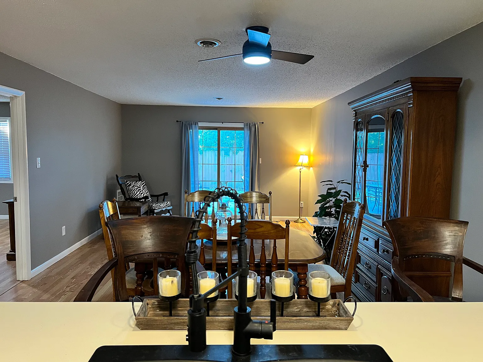 2 bed, 988 sqft, $1,500 — Photo 2
