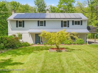 63 S Cross Rd, Staatsburg, NY 12580