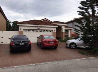 19909 NW 86th Ave, Hialeah, FL 33015